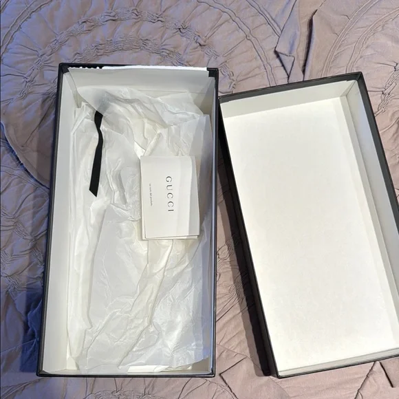 Gucci Luxury Black and White Shoe Box - Picture 2 of 4